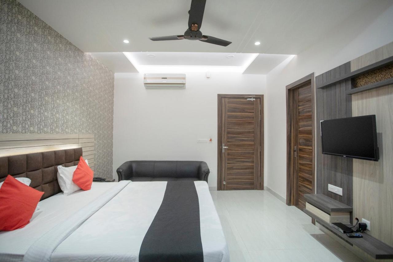 Capital O 69415 Green View Resort Alīgarh Εξωτερικό φωτογραφία